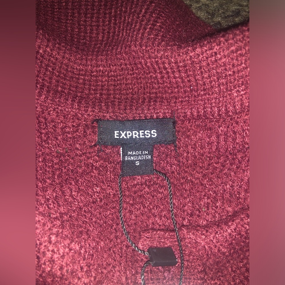 NWT Express Men's Burgundy Polo Quarter Button Up Sweater Size Small - Picture 10 of 13